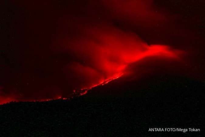 Gunung Lewotobi Laki-laki Meletus Tujuh Kali Disertai Gemuruh Kuat