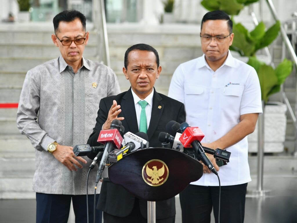 Gelar Rapat Internal, Presiden Prabowo dengan Menteri Energi dan Sumber Daya Mineral (ESDM)