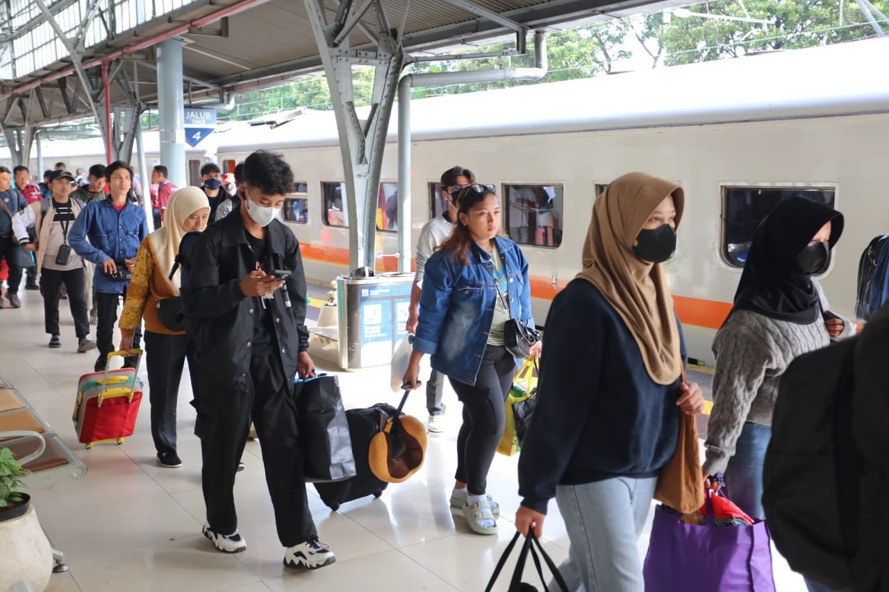 KAI Menjadi Transportasi Primadona Saat Nataru, Capai 531 ribu Penumpang