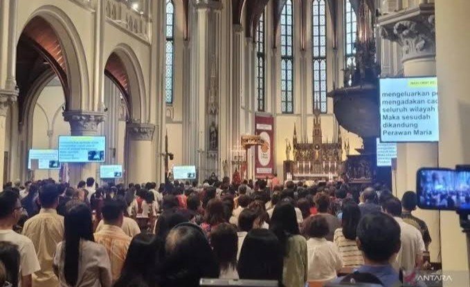 Pesan Misa Natal, Umat Diiminta Menekan Cinta Kasih ditengah Kehidupan yang Tak Lagi Ideal
