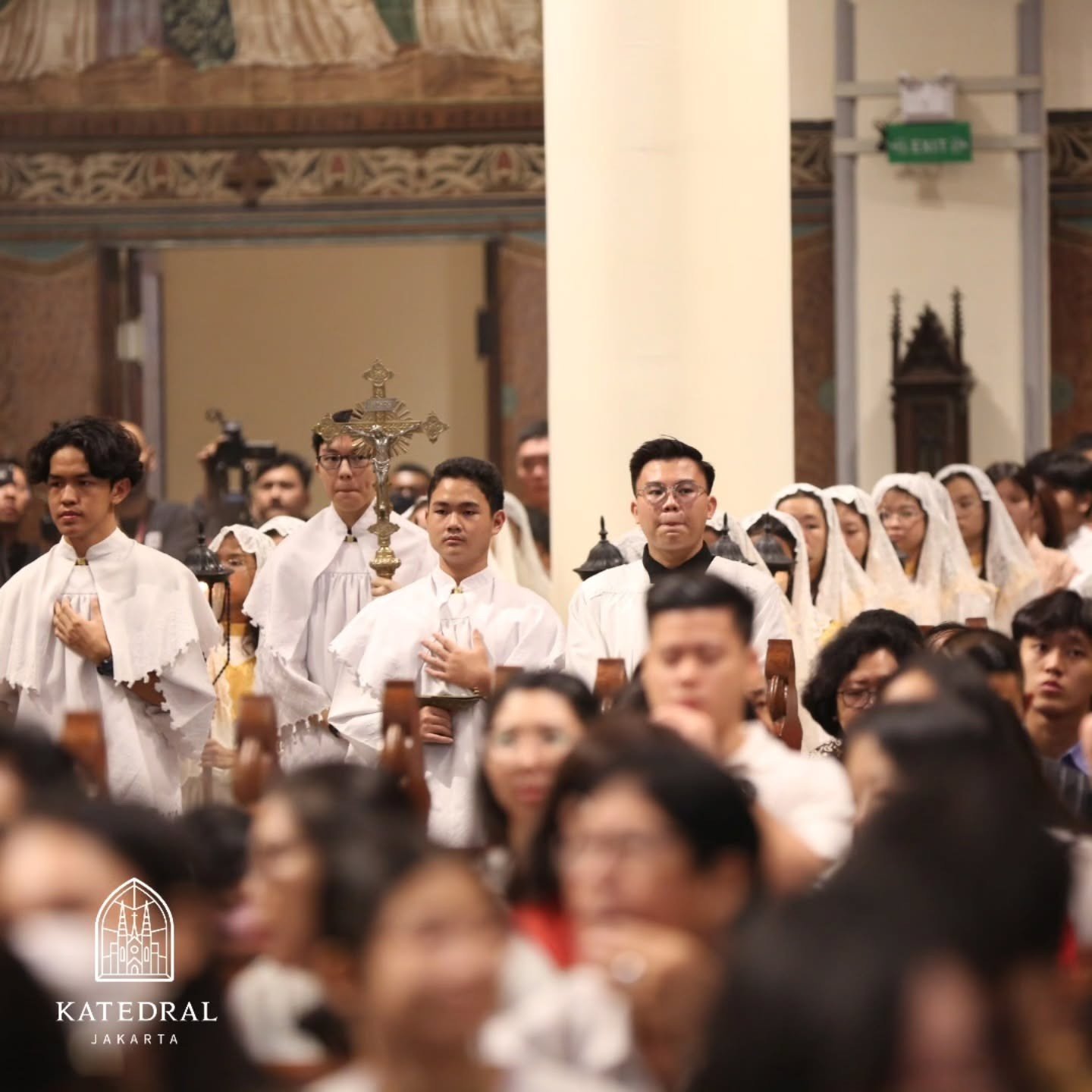 Katedral Indonesia Gelar Misa Natal Sejak Pagi Hingga Petang